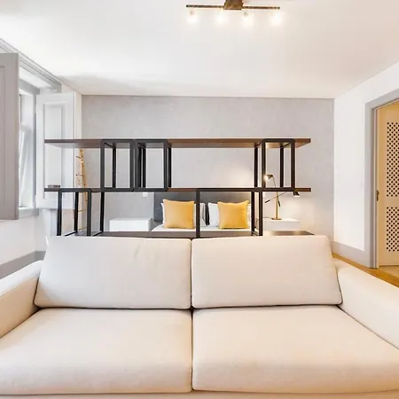 Colosseum Building - Gamma Daire *